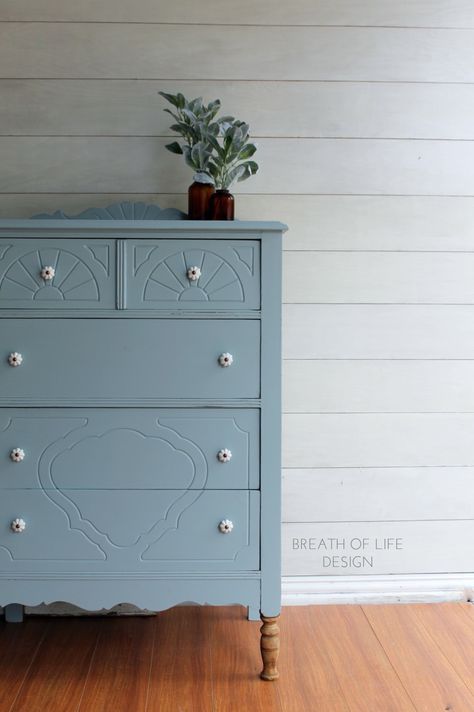 Savannah Mist Painted Furniture, Dusty Blue Furniture, Blue Chalk Paint Dresser, Geometric Furniture Design, Farmhouse Furniture Diy, Farmhouse Bedroom Furniture, Vintage Bedroom Furniture, Geometric Furniture, Neutral Blue