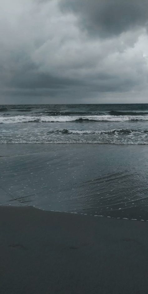 Grey Asthetics Wallpaper, Grey Beach, Dark Beach, Water Images, Ocean Pictures, Atlantic Beach, Ocean Wallpaper, Gray Aesthetic, Beach Wallpaper