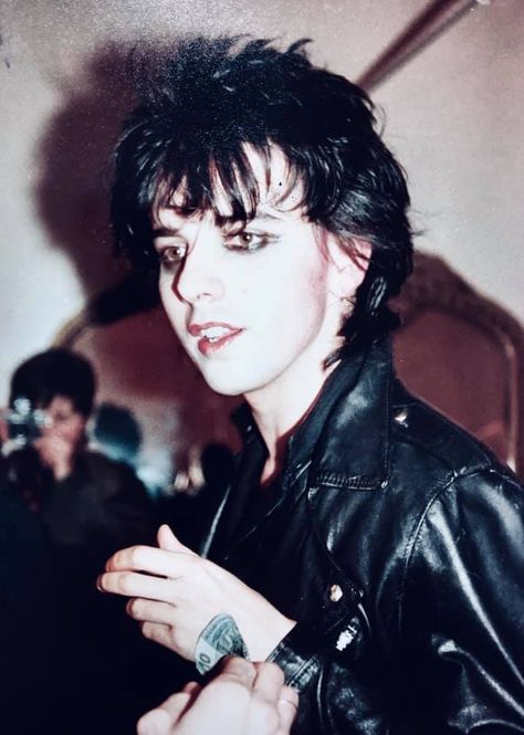 Simon Gallup, What About Bob, 80s Goth, Goth Bands, Robert Smith, Morrissey, Post Punk, 인물 사진, Music Stuff