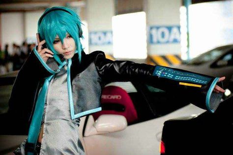 Mikuo Male Miku, Headphones Pose, Cosplay Tumblr, Vocaloid Cosplay, Miku Cosplay, Vocaloid Characters, Miku Hatsune, Swag Art, Cosplay Tips