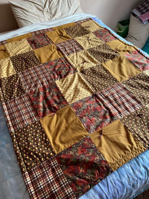 Twin size throw quilt with unique cotton patchwork, hand sewn with love! Perfect for snuggling on the couch, super soft and warm, with some flannel patches as well. Autumn Quilts Patterns, Quilts Aesthetic, Quilt For Men, Unique Quilt Patterns, Patchwork Blankets, Patchwork Aesthetic, Hand Sewn Quilt, Fall Patchwork, Autumn Quilts