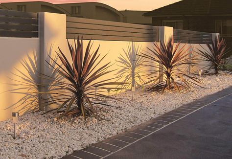 Concrete Fence Wall, Pagar Modern, Fence Wall Design, Compound Wall Design, Fence Gate Design, Modern Fence Design, House Fence Design, Small Fence, Concrete Fence