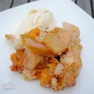 Cheesecake Cobbler, Peach And Apple, Apple Cobbler Recipe, 1st Thanksgiving, Slice Of Pie, 2023 Recipes, Pie Cheesecake, Apple Cobbler, Princess Parties