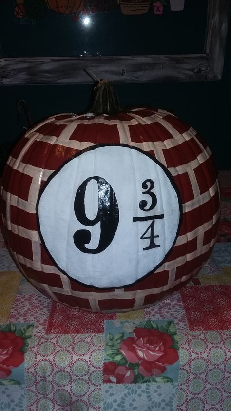 Harry Potter Book Character Pumpkin, Painted Harry Potter Pumpkins, Painted Pumpkin Ideas Harry Potter, Easy Harry Potter Pumpkin Painting Ideas, Harry Potter Painted Pumpkins Ideas, Pumpkin Art On Pumpkins, Harry Potter Storybook Pumpkins, Painting Pumpkins Harry Potter, Harry Potter Jack O Lantern Ideas