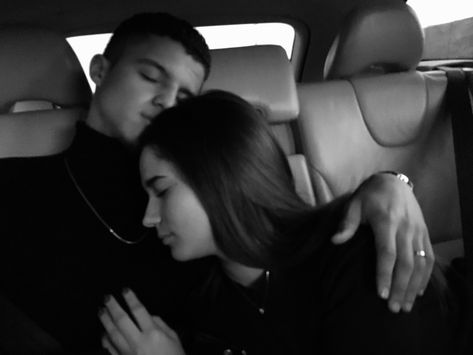 A girl sleeping on her boyfriend in the car Sleeping In Car Couple, Sleep On His Chest Couple, Girl Sleeping On Boyfriend Lap, Sleeping On Shoulder Couple, Car Cuddles, Couples Asleep, Sleep In Car, Boyfriend Sleeping, Insta Reel