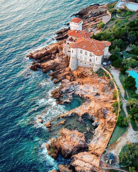 ? Castello Boccale, Livorno, Italy. 📸 @jambegram  #travel #beautiful #artofvisual #travelingram #travelphotography #traveller #castle Livorno Italy, Castle Pictures, Pretty Places, Insta Travel, Europe Travel, Travel Blogger, Travel Photography, Castle, Italy