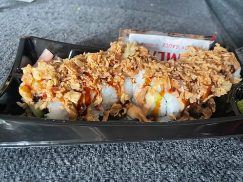 Crunchy California Roll Sushi, Crunchy Sushi Roll, Crunchy Roll Sushi, Sushi California Roll, Sushi Crab, Spicy California Roll, California Roll Sushi, Sushi Roll Recipes, Roll Sushi