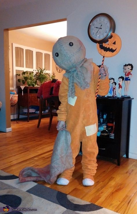 Diy Mask Costume Paper Mache, Diy Pumpkin Head Costume, Sam Trick R Treat Costume, Trick R Treat Costume, Sam Halloween Costume, Sam From Trick Or Treat, Halloween Costume Ideas Scary, Panther Halloween Costume, Trick Or Treat Sam