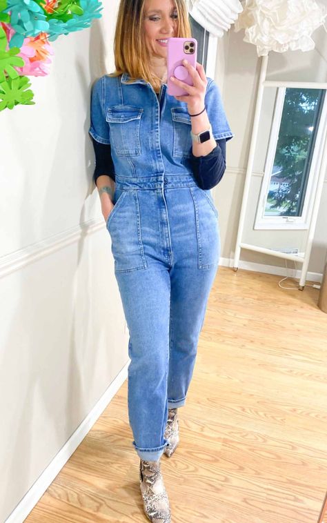 Found: The Best Denim Jumpsuit You'll Ever Buy - The Mom Edit Denim Jumpsuit Outfit Winter, Denim Jumpsuit Fall, Denim Dress Outfits, Denim Dress Outfit Winter, Denim Dress Outfit Ideas, Dress Outfits Women, Women Fashion Aesthetic, Jumpsuit Outfit Winter, Denim Top Outfit