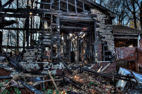 Burned down house | A burned down house in Glendale, MD righ… | Flickr Burnt Down City, Burnt House Aesthetic, Burnt Down House, Burned Down House, Burnt House, Burning City, Burning House, House Dream, Girl Background