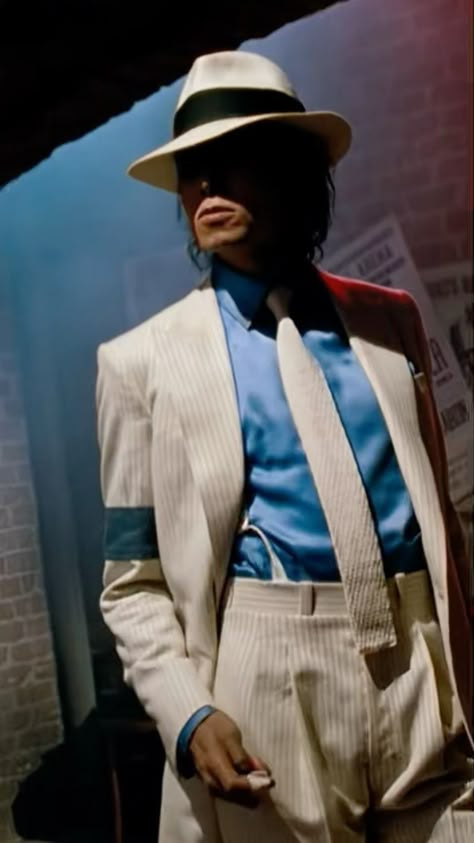 Micheal Jackson Halloween Costume Women, Mj Halloween Costume, Cool Halloween Costumes Men, Michael Jackson Suit, Michael Jackson Halloween Costume, Michael Jackson Halloween, Dance Vision Board, Mj Outfits, Michael Jackson Style