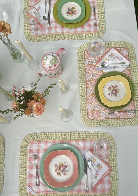 Cottagecore Tablescape, Garden Birthday, Cadeau Diy, Host A Party, Home N Decor, The Table, Diy Sewing, Table Decor, Dinner Party