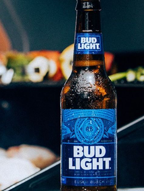 Budlight Beer Aesthetic, Bud Light Aesthetic, Bar Quotes, Nutritional Food, Diner Menu, Up Craft, Bud Light Beer, Beer Menu, Beer Photography