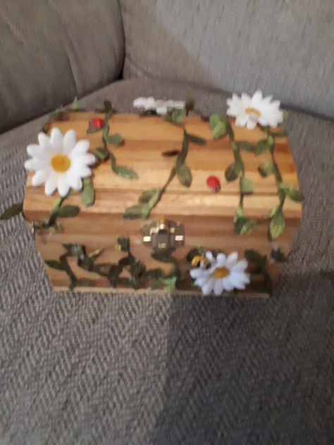 Cottagecore Gift Ideas, Wooden Box Decoration Ideas, Chests Diy, Cottagecore Gifts, Fairy Box, Memory Boxes, Transparent Box, Bday Gift, Diy Fairy