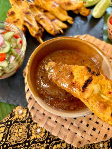 This authentic Thai chicken satay with peanut sauce recipe is the perfect blend of marinated chicken and a flavorful dip, ideal for an easy appetizer or snack. Authentic Thai Peanut Sauce Recipe, Thai Peanut Sauce Chicken, Chicken Satay Marinade, Thai Appetizers, Chicken Satay With Peanut Sauce, Thai Appetizer, Peanut Sauce Chicken, Thai Chicken Satay, Pork Satay