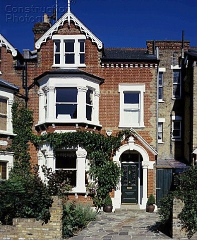 Victorian London house Victorian House London, Terrace House Exterior, Victorian Homes Exterior, Victorian Terraced House, Victorian Exterior, English Houses, Victorian Terrace House, London Houses, Victorian Townhouse