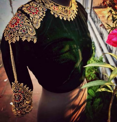 Bridal Blouse Embroidery, Blouse Designs For Silk Sarees, Velvet Blouse Design, Zardosi Embroidery, Bridal Blouses, Embroidery Blouses, Best Blouse Designs, Wedding Saree Blouse Designs, Traditional Blouse Designs