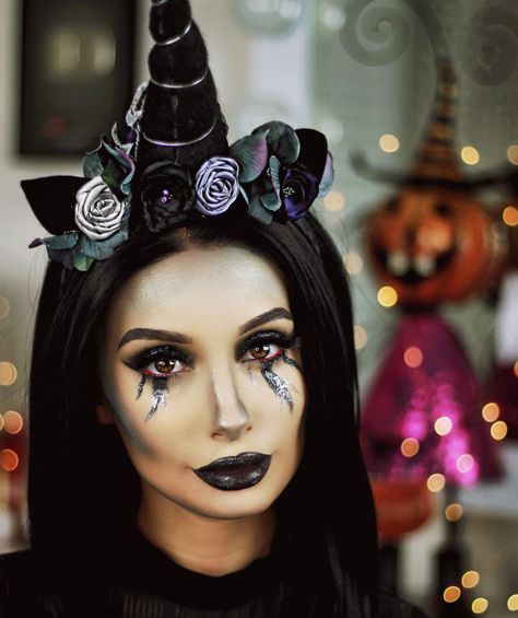 42 Unicorn Makeup Ideas Perfect for Halloween 2019 | Glamour Black And White Unicorn, Unicorn Makeup Tutorial, Unicorn Makeup Halloween, Evil Unicorn, Unicorn Diy, Unicorn Halloween Costume, Halloween Make-up Looks, Sparkly Makeup, Zombie Walk