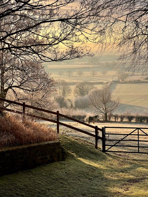 Countryside House Bedroom, English Countryside House Aesthetic, English Countryside Spring, English Countryside Home Aesthetic, Countryside Rich Aesthetic, English Countryside Winter, English Countryside Autumn, English Stables, Old English Aesthetic