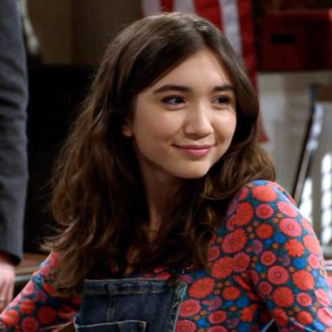 Riley Matthews, Rowan Blanchard, Girl Meets World, Book Tv, Crazy Things To Do With Friends, Girls Life, Disney Channel, Celebrity Pictures, Sabrina Carpenter