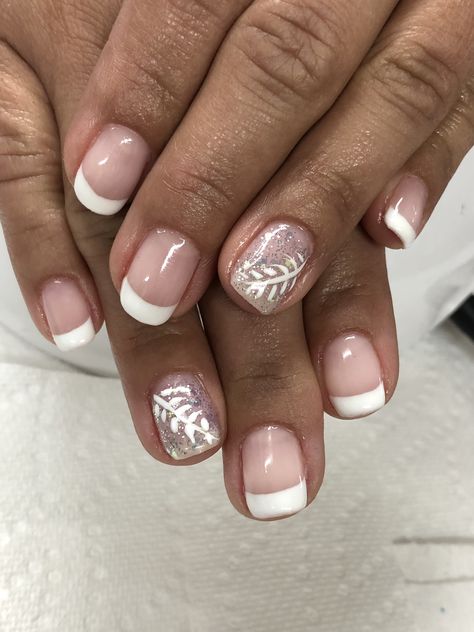 White French & painted leaf gel nails French Tip Nails With Leaf Design, Leaf Gel Nails, White Tip Nails, French Nail Designs, White Nail Designs, Wedding Nails Design, White Tip, White French, White Leaf