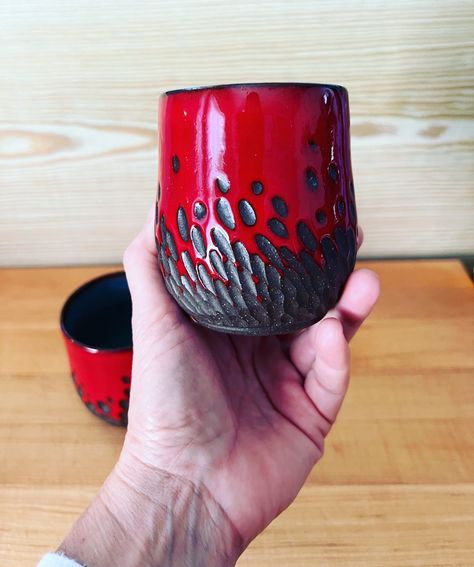 Colored Clay Ceramics, Red Glaze Combinations, Red Ceramic, Winter Wood Glaze Combinations, Red Pottery, Chocolate Clay Pottery, Red Clay Pottery Ideas, Glazing Ideas, Red Clay Glazing Ideas