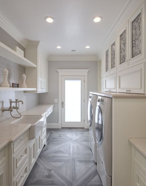 The right laundry room cabinetry design can transform a chaotic space into a tidy one. 9 laundry room cabinet ideas: tips for an organized space | Homes & Gardens | https://www.homesandgardens.com/interior-design/laundry-room-cabinet-ideas #RuttCabinetry #LaundryRoom #CustomCabinetry design: Rutt of Los Altos photo: Michael Hospelt Long Narrow Kitchen Layout, Laundry Room Cabinetry, Narrow Kitchen Layout, Laundry Room Dimensions, Laundry Room Cabinet Ideas, Room Cabinet Ideas, Narrow Laundry, Long Narrow Kitchen, Laundry Room Cabinet