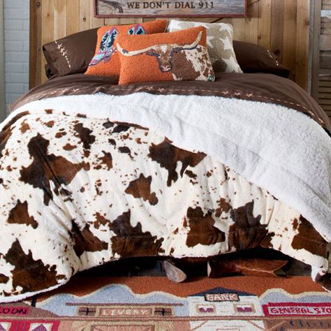 Fur Pattern, Style Bedding, Western Bedroom, Plans Architecture, Farmhouse Side Table, Texas House, Western Homes, Room Goals, Lodge Decor