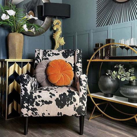 Cow Print Accent Chairs, Cow Chair Living Room, Cow Print Interior Design, Cow Print Chairs In Living Room, Cow Print Interior, Cow Print Furniture, Cow Print Living Room, Cow Print Room Ideas, Cow Print Bedroom Ideas