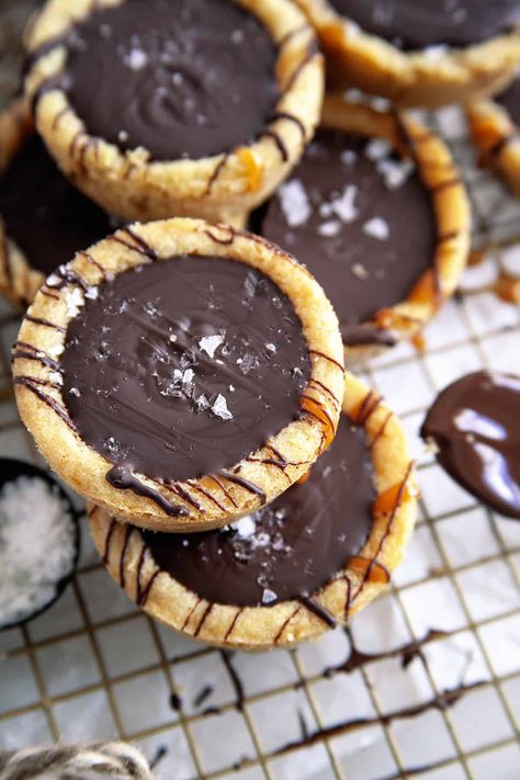 Twix Cookie Recipe, Twix Cupcakes, Twix Candy Bar, Twix Cookie, Twix Candy, Twix Chocolate, Delicious Cookies Homemade, Chocolate Caramel Cookies, Cookie Cups Recipe