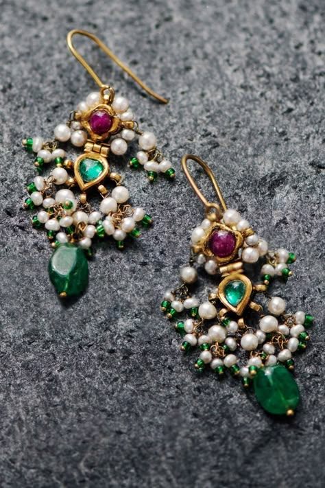 Vintage Indian Jewelry, Small Earrings Gold, Jewelry Necklace Simple, Gold Earrings Indian, Fancy Jewelry Necklace, Pearl Jewelry Design, Antique Jewellery Designs, Gold Jewelry Simple Necklace, Gold Necklace Indian Bridal Jewelry