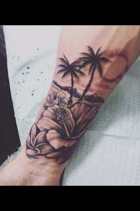 Back Tattoo Women Hawaiian, Tattoos Tropical, Hawaii Flower Tattoos, Hawaii Images, Tropical Flower Tattoos, Filler Tattoos, Hawaii Tattoo, Hawaiian Flower Tattoos, Hawaii Tattoos