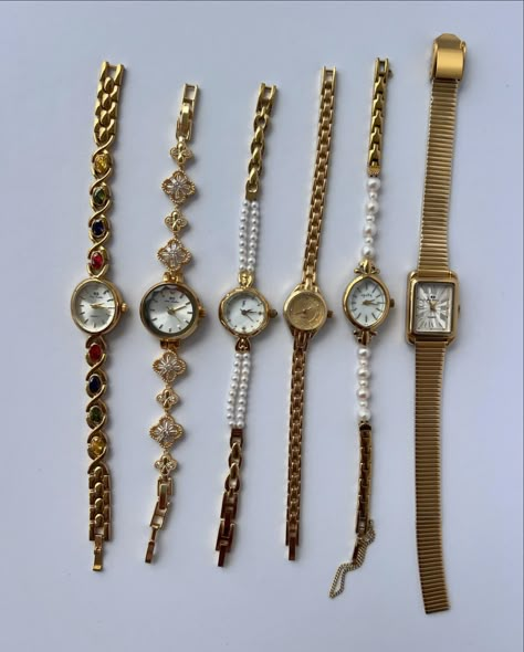 ☁️✨vintage-style gold watches☁️✨ shop link in bio! #vintage #jewelry #vintagewatch #vintageinspired #daintywatch #explore Gold Vintage Watch, Vintage Gold Watch, Improve Self Confidence, Jordan Taylor, Thrift Inspo, Vintage Jewelry Antique, Gold Watches, Jewellery Vintage, Jewelry Watch