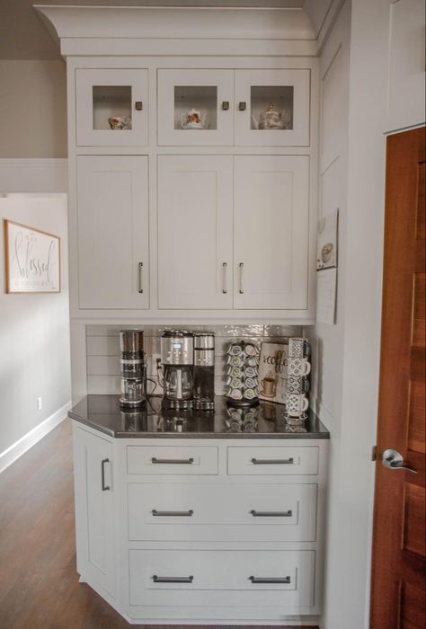 Coffee Bar White Cabinets, End Of Cabinet Coffee Bar, Dining Room Cabinet Coffee Bar, Kitchen Desk Area To Coffee Bar, Beach House Coffee Bar Ideas, Coffee Bar Under Cabinet Counter Tops, Wet Bar Coffee Station, L Shaped Coffee Bar, Coffee Bar Pantry Cabinet