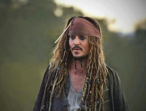 Captain Jack Sparrow luv Men Pirate Makeup, Mens Pirate Makeup, Pirate Makeup For Men, Pirates Makeup, Johnny Depp Beard, Jack Sparrow Cosplay, Pirate Hair, Jack Sparrow Costume, Barnabas Collins