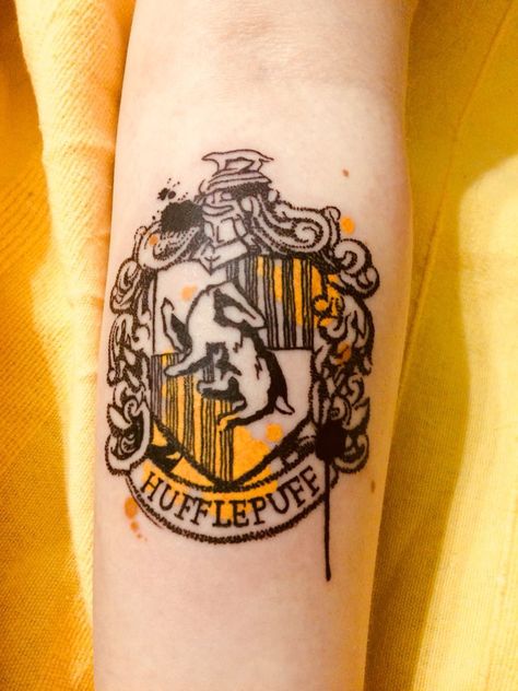 Hufflepuff tattoo Hufflepuff Tattoo, Badger Tattoo, Crest Tattoo, Science Tattoos, Hp Tattoo, Potter Tattoo, Literary Tattoos, Harry Potter Tattoos, Harry Potter Tattoo