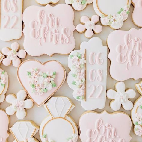 Bridal Shower Cookies Pink, Pink Bridal Shower Cookies, Bridal Desserts, Floral Bridal Shower Theme, Wedding Shower Cookies, Blush Pink Bridal Shower, Bridal Cookies, Soft Pink Wedding, Bridal Shower Desserts