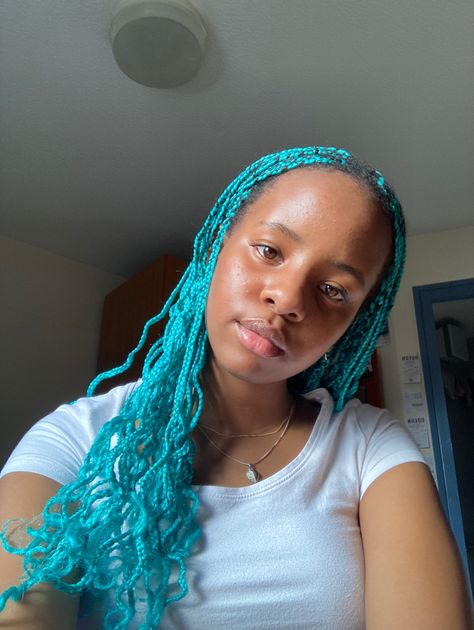 green braids, blue braids, long braids, curly braids, black girl braids, box braid inspirations, box braid inspo Turquoise Box Braids, Light Blue Knotless Braids, Teal Braids Black Women, Teal Box Braids, Teal Braids, Turquoise Braids, Blue Box Braids, Braids Inspiration, Braids Color