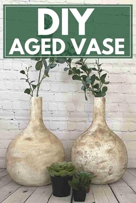 DIY Aged Vase Using Coffee - Restore Decor & More Vase Makeover Diy, Glass Vases Decor Ideas, Aged Vase, Ceramic Vases Diy, Decor Hacks Diy, Diy Painted Vases, Ancient Vase, Outdoor Vases, Ways To Make Coffee