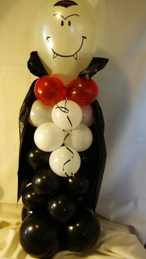 Hotel Transylvania Diy Decorations, Diy Hotel Transylvania Decorations, Dracula Party Ideas, Hotel Transylvania Halloween Decorations, Hotel Transylvania Halloween Party, Dracula Theme Party, Hotel Transylvania Party Ideas, Hotel Transylvania Decorations, Halloween Decorations Balloons