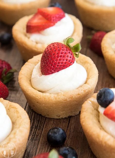 Fruit Pizza Cups Mini, Dessert Recipes For Picnic, Cheesecake Sugar Cookie Cups, Fruit Pizza Cups, Patriotic Fruit Pizza, Sugar Cookie Cheesecake, Lite Recipes, Fruit Pizzas, Fruit Pizza Sugar Cookie Recipe