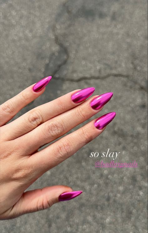 Fuscia Nails Chrome, Pink Metalic Nails Ideas, Fushia Chrome Nails, Hot Pink Metallic Nails, Fuschia Chrome Nails, Barbie Style Nails, Barbie Chrome Nails, Magenta Chrome Nails, Chrome Pink Nail