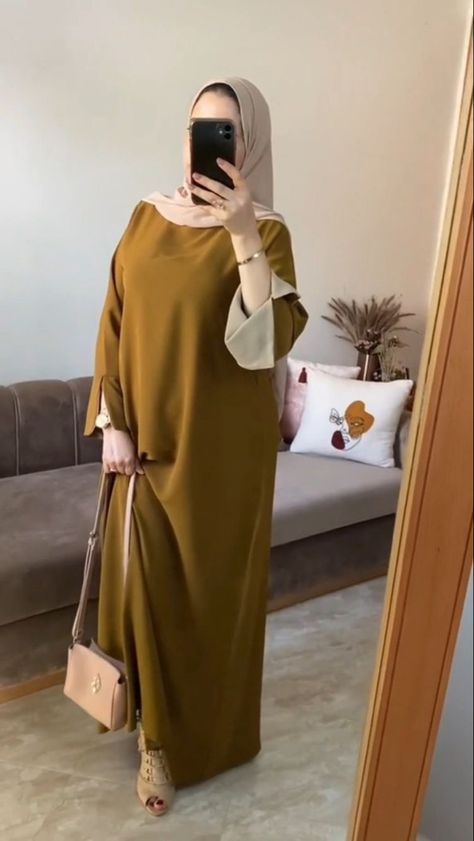 Hijab Style Outfits, New Abaya Designs, New Hijab Style, Hijab Clothes, Islamic Fashion Dresses, Abaya Designs Latest, Abaya Outfit, Hijab Fashion Summer, Popular Clothing Styles