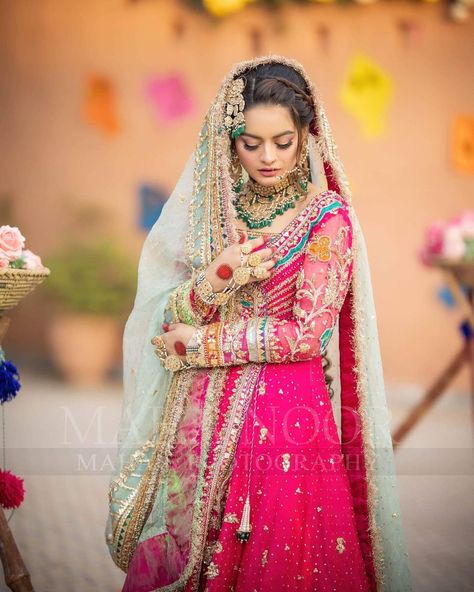 Bridal Makeup Shoot, Asian Fits, Makeup Shoot, Pakistan Bridal, Bridal Mehndi Dresses, Minal Khan, Red Bridal Dress, Desi Wedding Dresses, Heavy Dresses