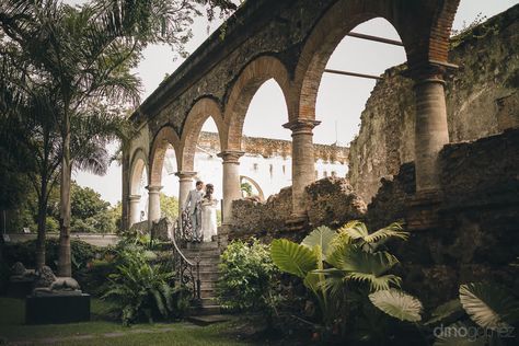 Mexican Hacienda Wedding, Mexican Home Exterior, Mexico Wedding Venues, Oaxaca Wedding, Wedding Venues Outdoor, Mexico Wedding Venue, Star Wars Wedding Theme, Hacienda Wedding, Mexican Hacienda