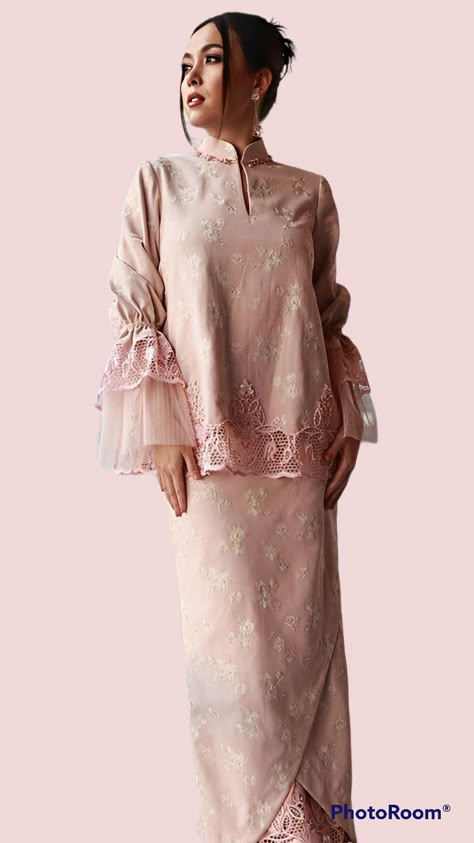 Leeyanarahman Baju Kurung, Klasik Melayu, Siti Saleha, Baju Kurung Moden Style, Raya Outfit, Raya Design, Beautiful Gown Designs, Kurung Modern, Nikah Outfit