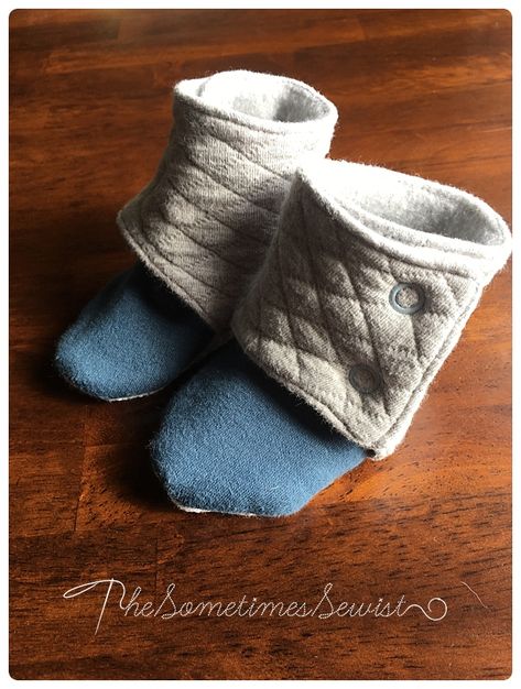 Stay-On Baby Booties – The Sometimes Sewist Felt Booties, Baby Booties Free Pattern, Baby 12 Months, His Clothes, Baby Booties Pattern, Antiquing Glaze, Footie Pajama, Baby Boots, Straight Stitch