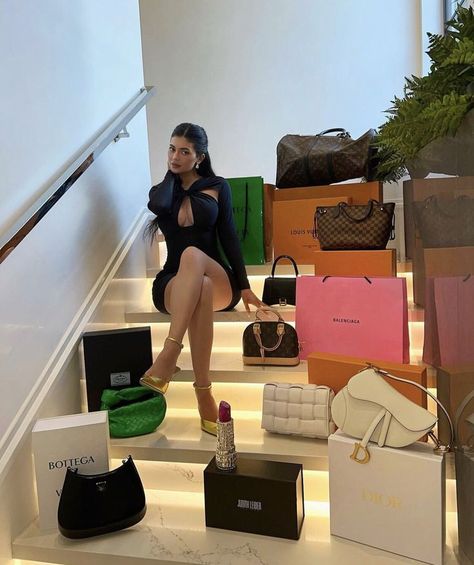 Kylie Jenner Bags, Stylizacje Kylie Jenner, Kylie Pregnant, Moda Kylie Jenner, Kylie Jenner Icons, Kily Jenner, Stile Kylie Jenner, Look Kylie Jenner, Kyle Jenner