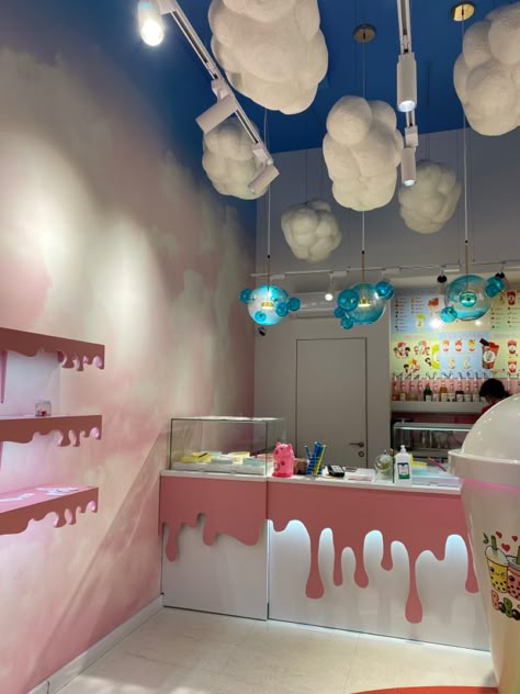 Milkshake Shop Interior Design, Donut Shop Interior, Heladerias Ideas Decoracion, Milkshake Shop, Cake Shop Design, Ice Cream Business, Smoothie Shop, Bakery Design Interior, Bubble Tea Shop