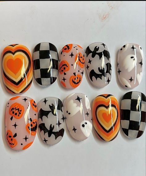 Halloween Nail Art Designs, Black Halloween Nails, Horror Nails, Nail Art Halloween, Holloween Nails, Halloween Acrylic Nails, Cute Halloween Nails, Almond Nails Designs, Halloween Nail Designs